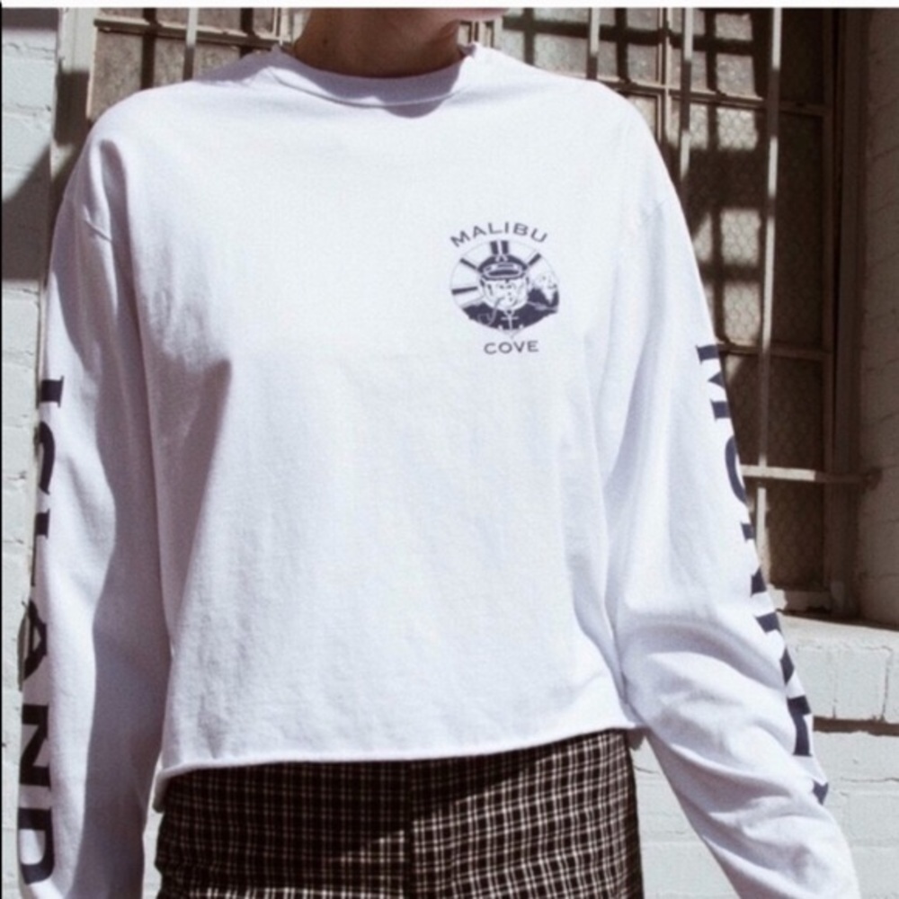 BRANDY MELVILLE MONKEY ISLAND LONG SLEEVE